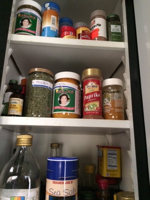 Clutter free living spice organizing 